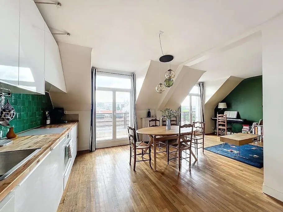 Balcony With View Of Montmartre Apartment Paris 0*,